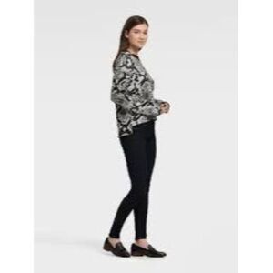 DKNY WOMEN’S PRINTED STEP HEM SWEATER XL